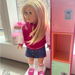 Practically Brand New Truly Me 18-inch Doll #100